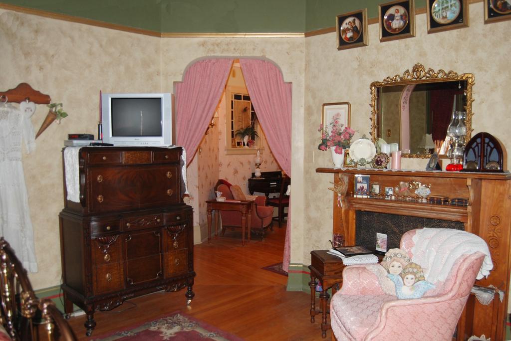 Schuster Mansion Bed & Breakfast Milwaukee Værelse billede
