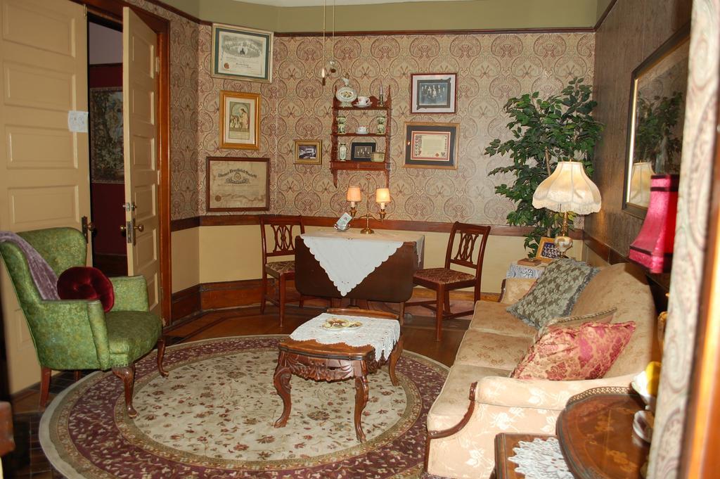 Schuster Mansion Bed & Breakfast Milwaukee Værelse billede