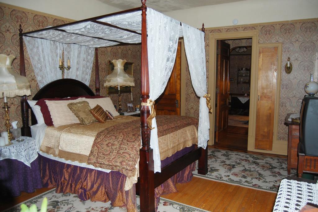 Schuster Mansion Bed & Breakfast Milwaukee Værelse billede